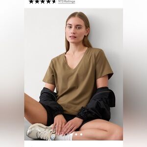 Athleta essential v neck Tee size large color: clay